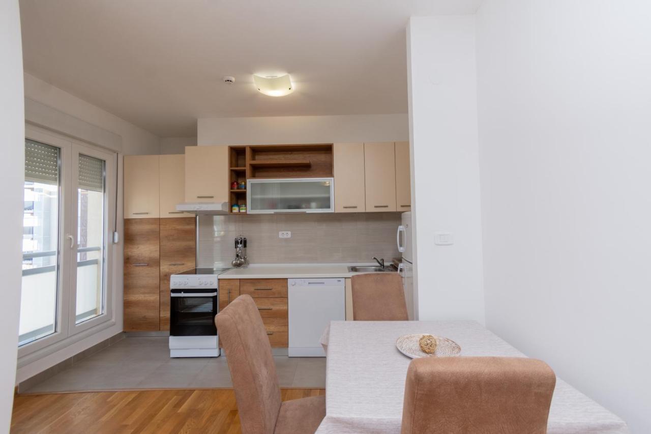 City Compass Apartment 2 Podgorica Esterno foto