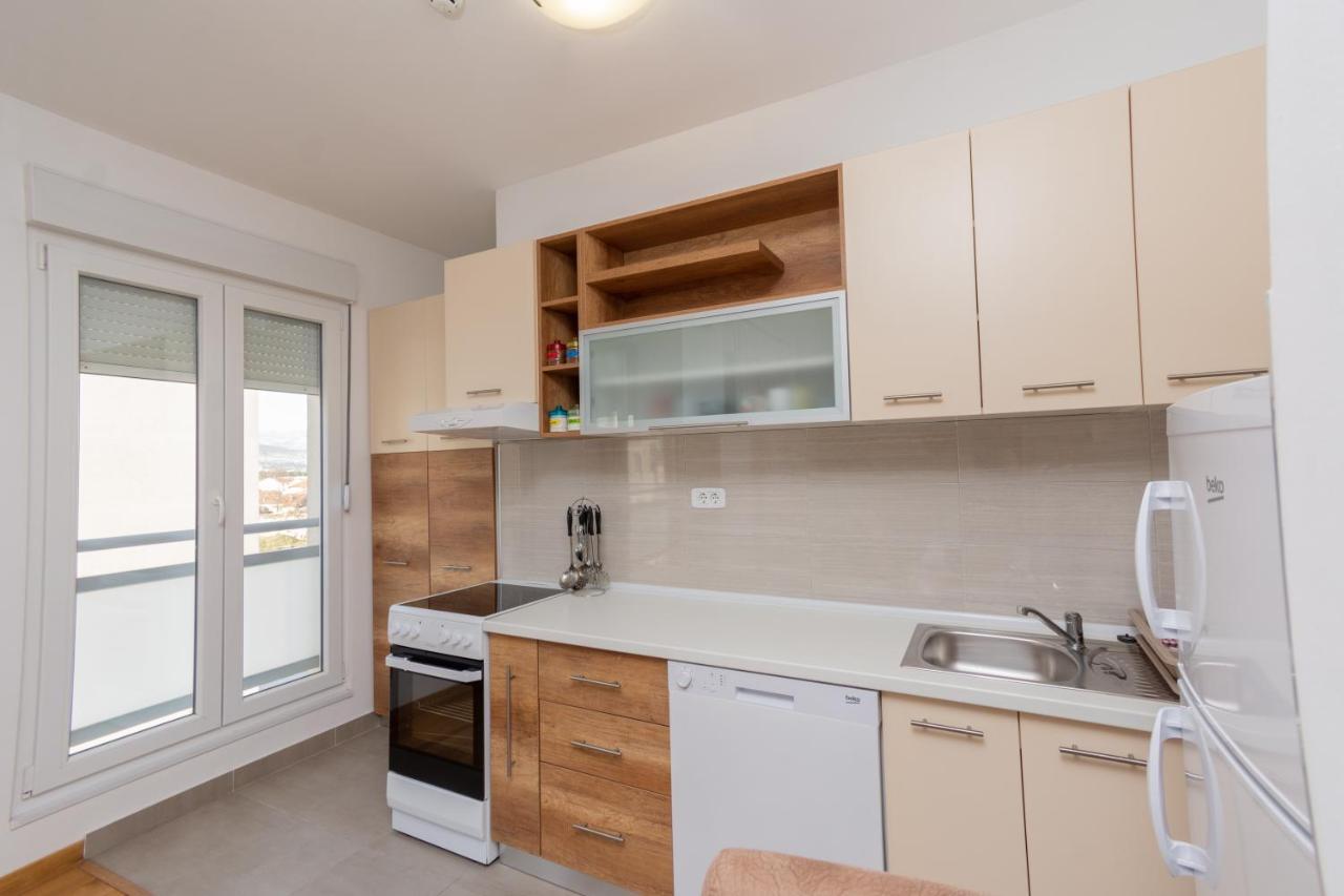 City Compass Apartment 2 Podgorica Esterno foto