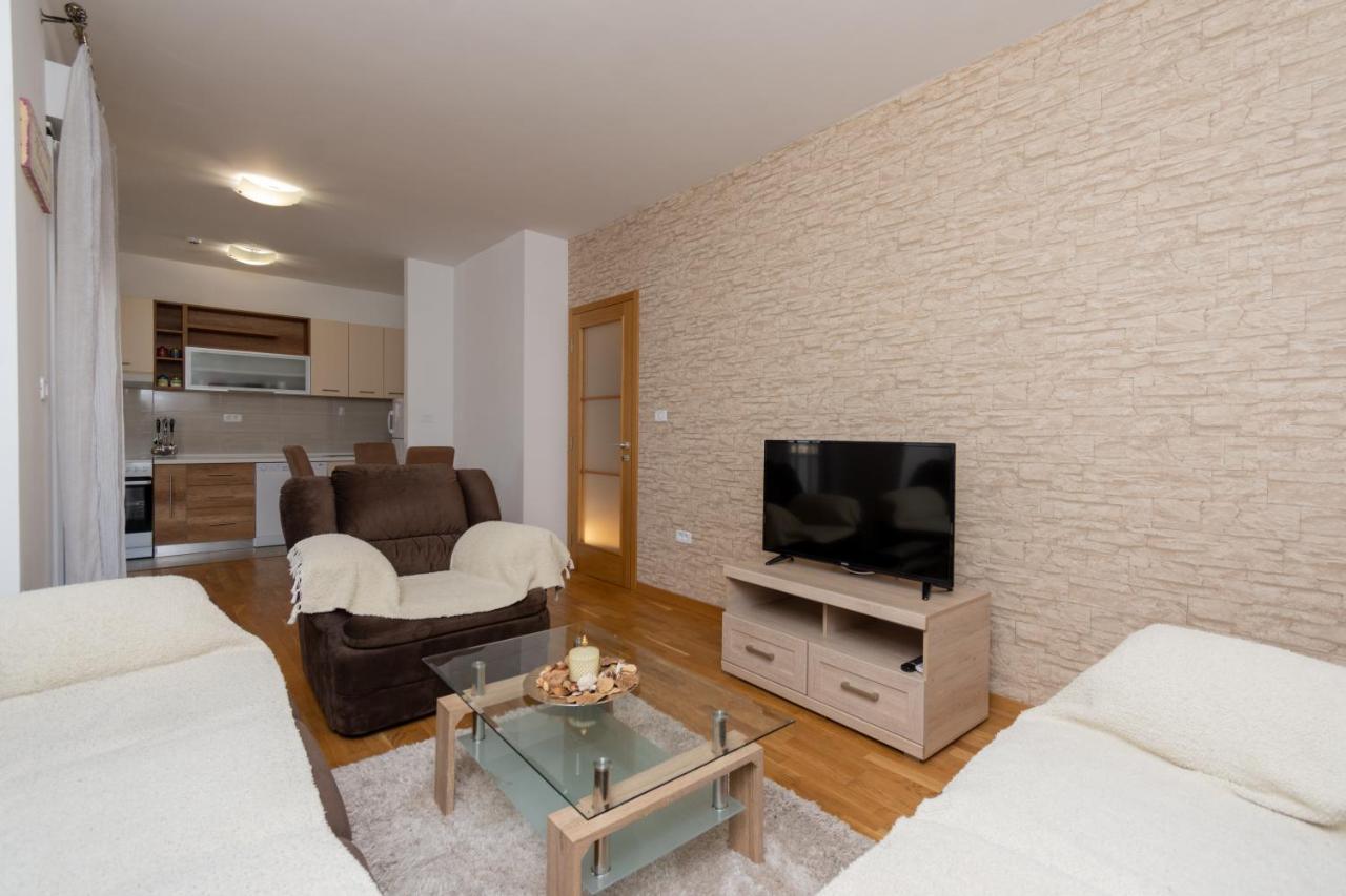City Compass Apartment 2 Podgorica Esterno foto