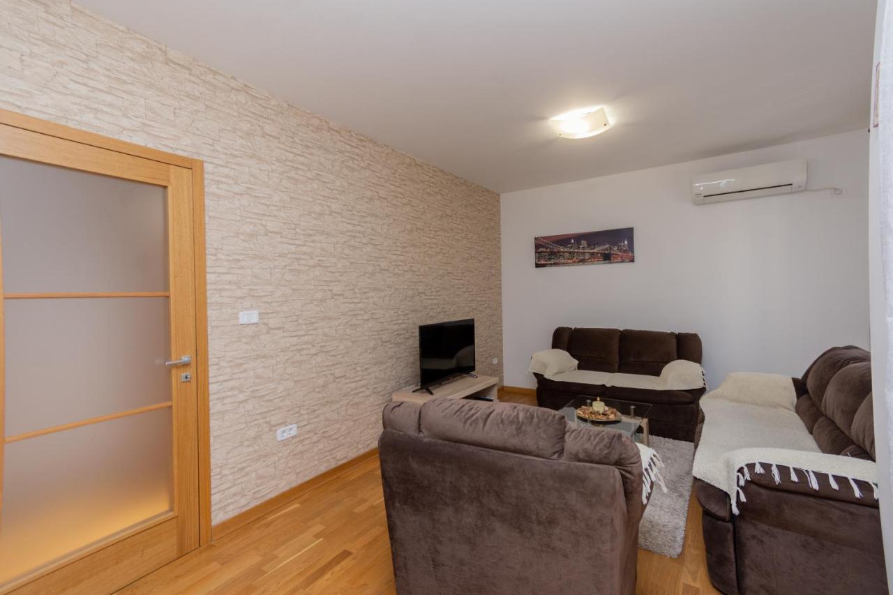 City Compass Apartment 2 Podgorica Esterno foto